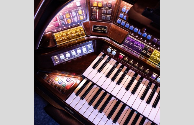 Used Lowrey Prestige Organ All Inclusive Top Grade Package (SN:0A5000604F848971) - Image 6